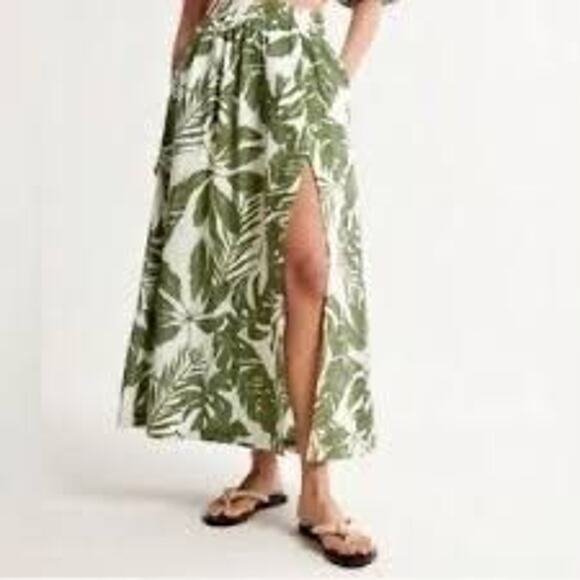 Abercrombie & Fitch Dresses & Skirts - Abercrombie Leaf Print Skirt Cotton/Linen Sz XS